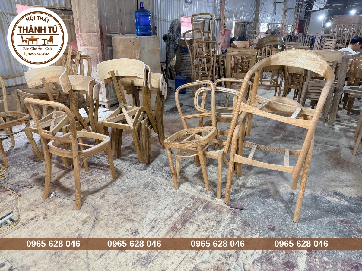 Xưởng sản xuất bàn ghế cafe gỗ ở Phú Yên