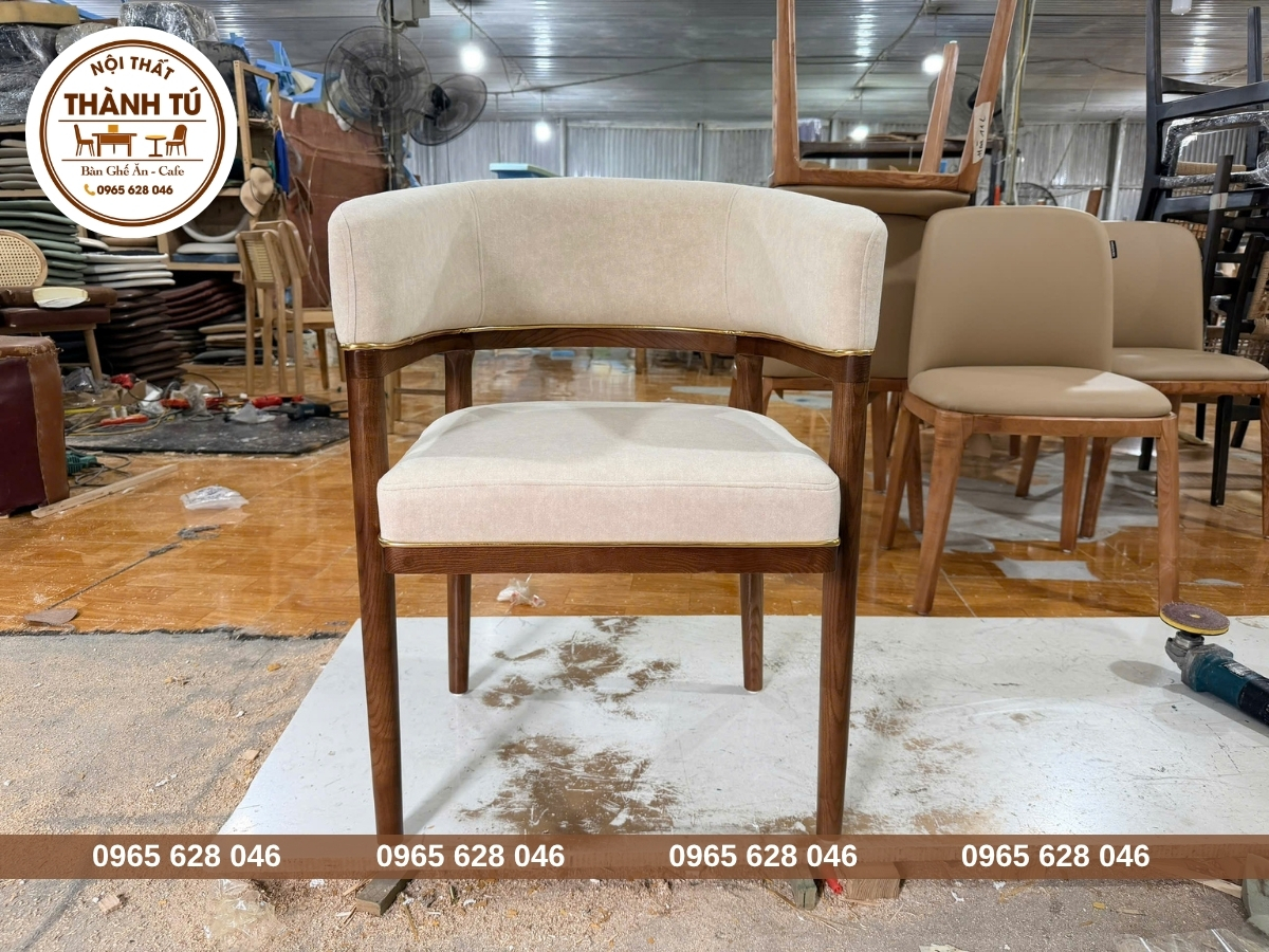 Ghế ăn gia đình tựa cong bọc nỉ