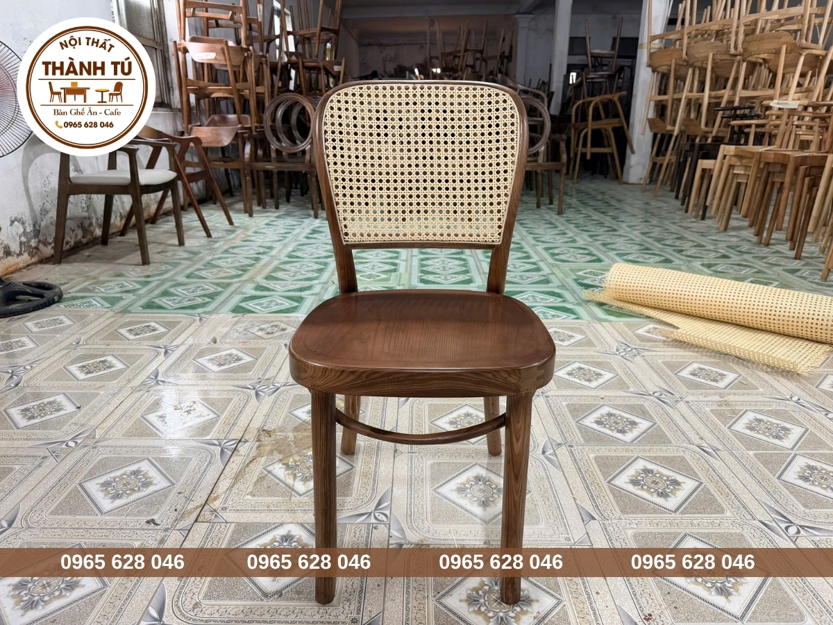 Xưởng sản xuất ghế cafe gỗ tựa mây